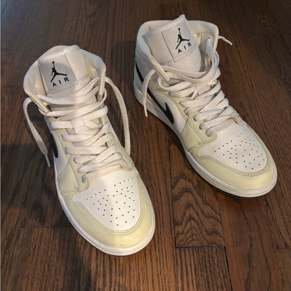 Women’s Air Jordan Mid 1 Coconut Milk size 8.5